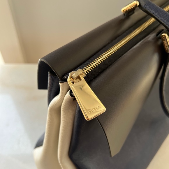 Furla Handbag - perfect condition, never used - Picture 4 of 6